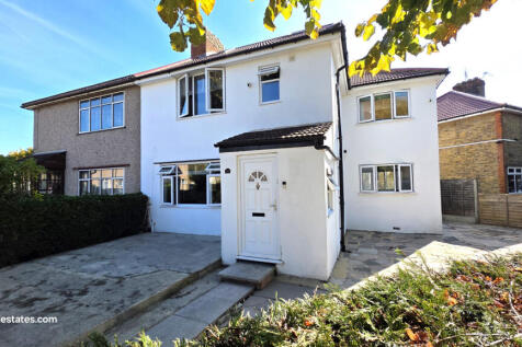 4 Bed semi-detached house to rent on Sweet Briar 