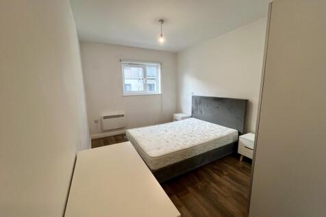 Lyons Way, Stoke Road photo 3