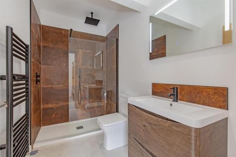 Exquisite En - Suite