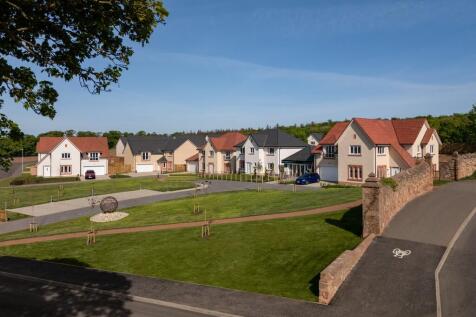 longbanks green street scene | 4 &amp; 5 bedroom homes in dunbar | new build homes for sale in east loth