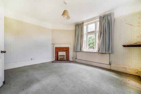 For Sale by Aspire Residential | Seaview Avenue