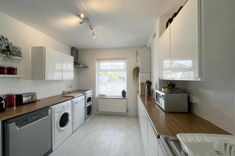 Fore Street, Newquay photo 3