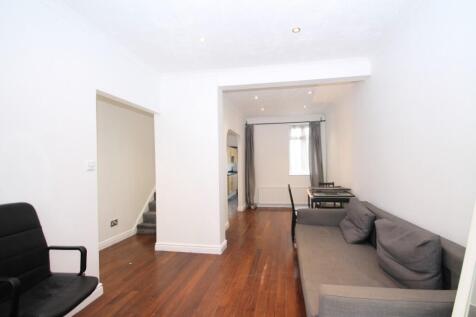 Mulberry Way, London, E18 photo 3