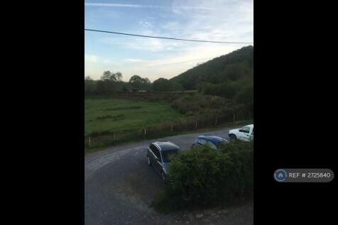 Shared Car Park With The Neighbours . 