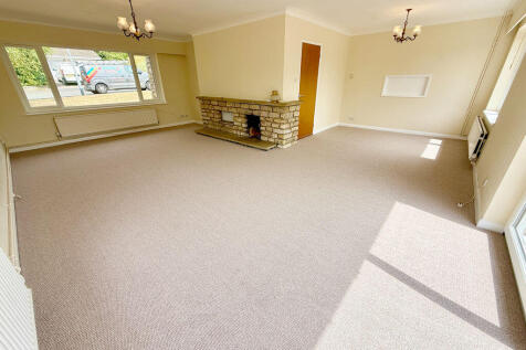 Living Room / Dining Room