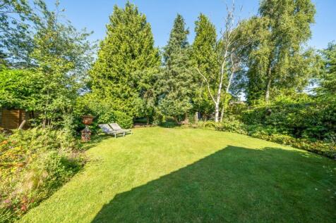 Longrood Road, Rugby