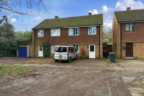 Off Road Parking / Side Access