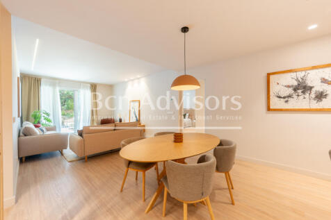 exclusiva-vivienda-con-jardin-reformada-junto-a...
