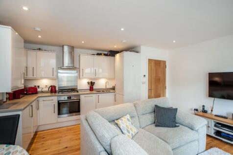 Flat 9 Windsor Court, Corner Hall, Hemel Hempstead, Hertfordshire, HP3 photo 2