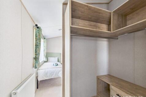 Cam02173g0 Pr0276 Still044