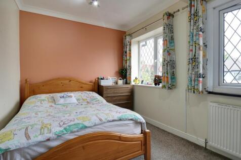 Axminster Crescent, Welling, Kent, DA16 photo 4