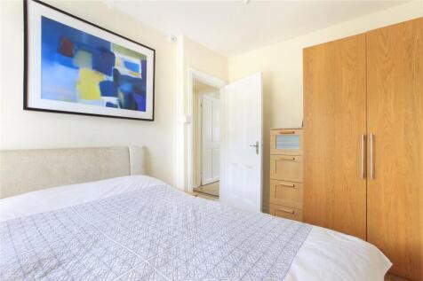 property in Hetherington Road, 
Clapham North, SW4