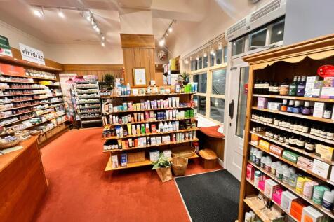 Retail Property (high street) to rent Image 3