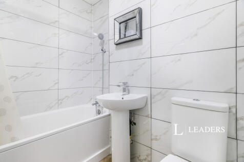 Weatherall Close, Addlestone, KT15 photo 4