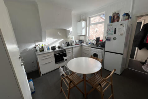 4 Bed Terrace House