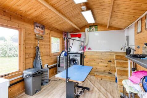 Detached Garden Home Office/Hub