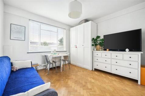 Studio Room