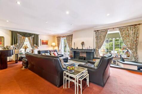 4 bed, 4 bath Detached in Glasgow - Photo 9