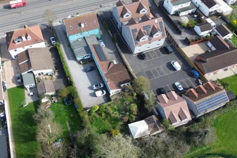18 - Hotel for Auction, Gloucester Road, Patchway.