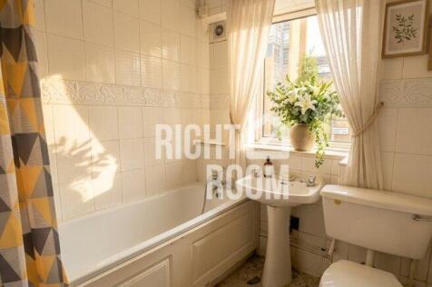 room-2-flat-12-gilbertson-house-e14-8pl-1064334
