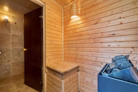 Sauna &amp; Steam Room