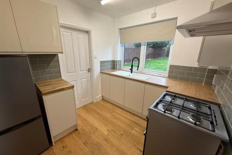 11 Ryder Way Kitchen 1.jpg