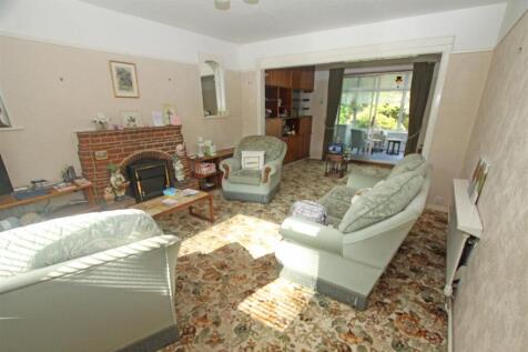 Living dining room.jpg