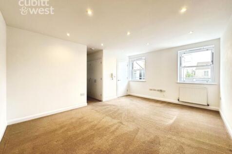 Studio Room