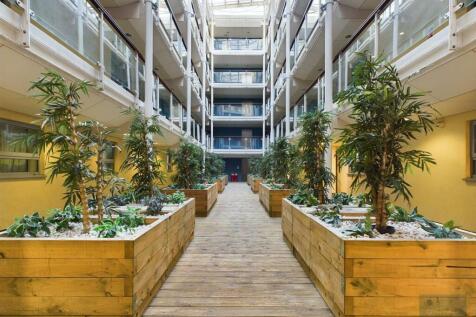 CAM02525G0-PR0032-ST