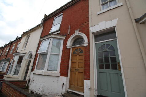 5-bed terraced on 84 New Street, Leamington, £2,500/mo
