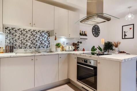 1422973-8-69b2f2a...