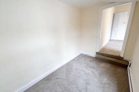 Dressing room/bed...