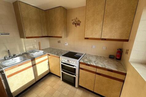 Salesbury Drive, Billericay photo 3