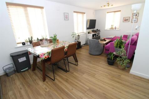 Kitchen Lounge Diner.JPG