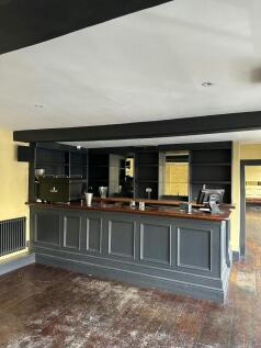 Retail Property (high street) to rent Image 3