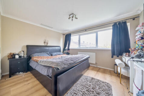 1369959-7-690200c...