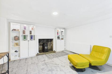 CAM03481G0-PR0110-STILL034