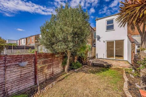 270 Powerscourt Road, Fratton-Small-PorticoMarketi