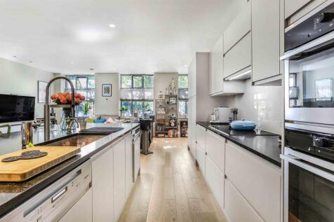 Kitchen/Reception (M