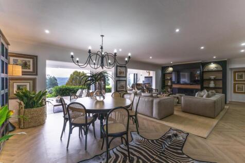 Gorgeous open plan living