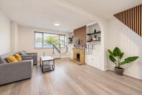 THREE BEDROOM HOUSE IN FELTHAM