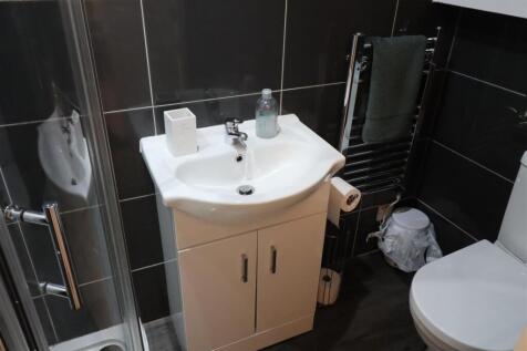 Bathroom.JPG