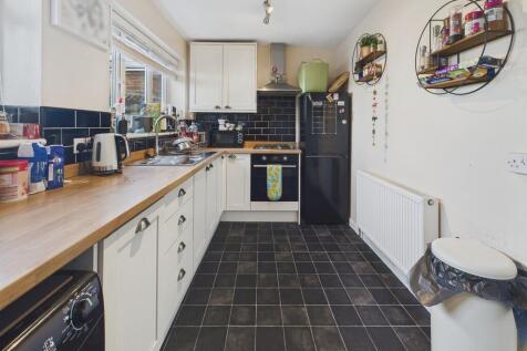 CAM04273G0-PR0221...