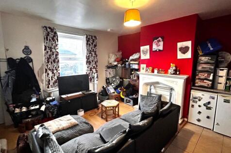 Living Room/Kitchen
