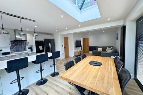 Open Plan kitchen Living Area