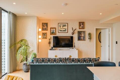 London, E14 - property photo