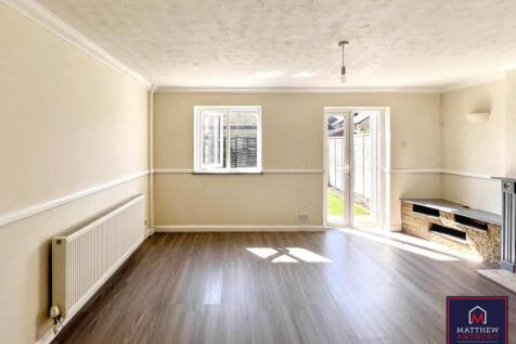 Orkney Court, Durrington photo 4