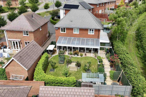 Beautiful Four Bedroom Detached Redrow Heritage H