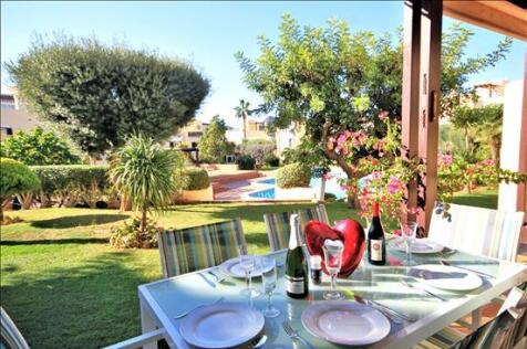 Al Fresco Dining