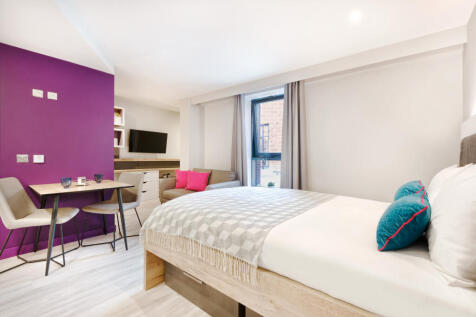 Bedroom with en-suite